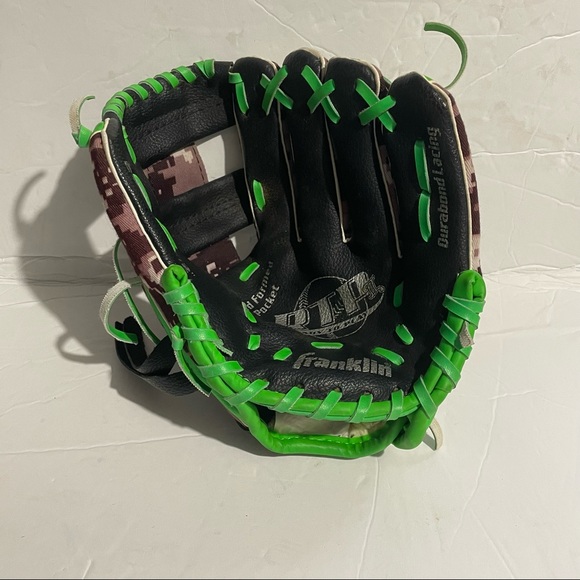 Kids Youth Franklin Baseball Mitt Code 22845-9 1/2” Digi-camo Durabond Lacing - Picture 3 of 7